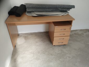 Psací stůl a stoleček supliky - 2