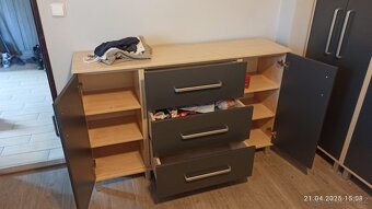 🪑 Moderní nábytek na míru – komoda, skříň, psací stůl, poli - 2