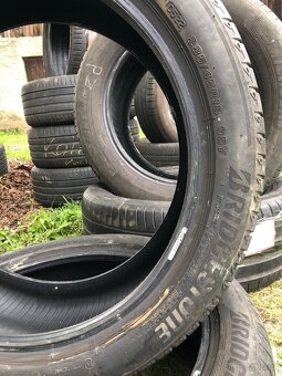 225/45 R18 DOT22-5,5mm - 2
