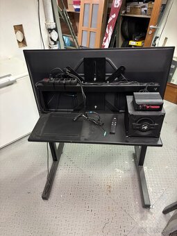 Single Monitor Stand + Thomson 49" + Genius GX Gaming - 2
