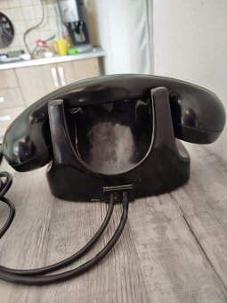 Starý telefon - 2