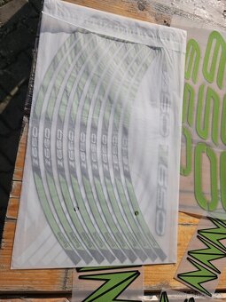 Kawasaki Z650 Polepy - 2