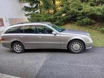Mercedes E320 - 2