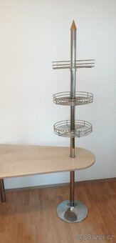 jídelní stul dobrem stavu - 2