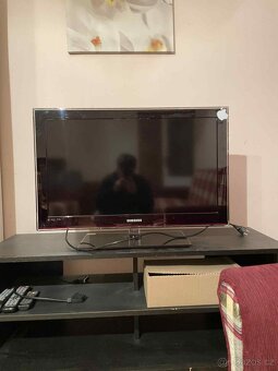 TV Samsung LE32C550J1W se settoboxem a anténou - 2