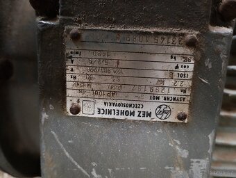 Elektromotor s převodovkou - 2