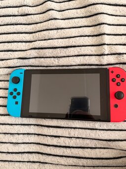Nintendo switch - 2