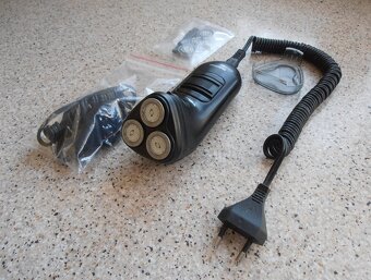 holicí strojek Philips + 2 sady břitů + kabel - 2
