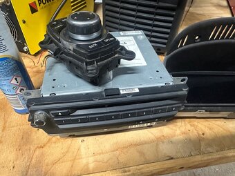 BMW cic systém display jednotka a idrive - 2