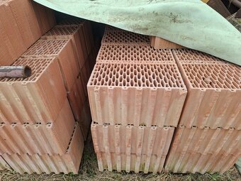 Červená cihla broušená 44 cm - 2