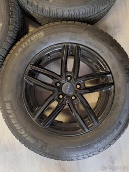 Michelin Latitude 215/65 R16 - 2