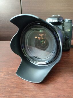Nikon D7000 +18-200mm - 2