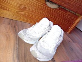 Bílé tenisky Nike - 2