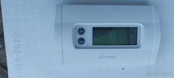 Prodám digitální týdenní termostat CM507A - 2
