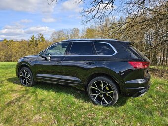 VW TOUAREG R-line 2024 210kW PLNÁ VÝBAVA - 2
