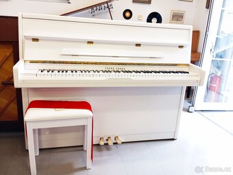 Bílé pianino Young Chang mod.112-Dovoz zdarma 24/7 - 2