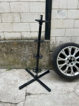 ALU disky / kola Ford 18'', 225/40 R 18 V XL s lidl stojan - 2