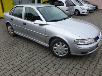 Opel Vectra 1.8 16V 1.majitel NOVÉ V CZ - 2