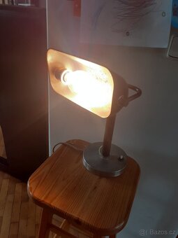 BANKÉŘKA STOLNÍ LAMPA - BAKELIT - 2