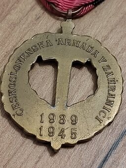 Medaile Československá armáda v zahraničí. - 2