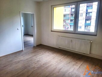 Nabízíme pronájem bytové jednotky 2+1, OV, V Sídlišti 390, D - 2