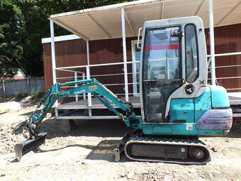 MINI BAGR KOMATSU - 2