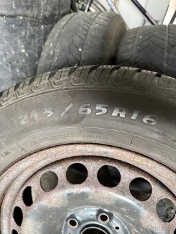 Zimní pneu 215/65/R16 - 2