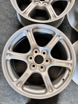 6x139.7 R20 Dodge RAM 1500 5.generace originál disky - 2