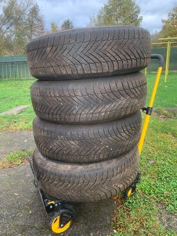Prodej zimní pneu 195/70 R15 + disk sada 4 ks Ford Transit - 2