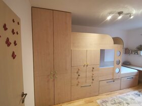 Nábytek do dětského pokoje - set skříně a palanda - 2