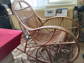 SLEVA 1000,- Křeslo houpací proutěné. - 2