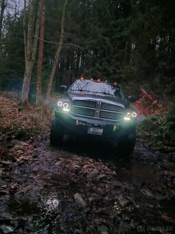 Dodge RAM 1500 4,7 V8 - 2