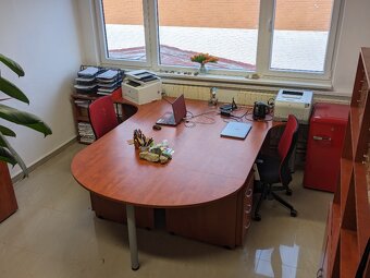 Kancelářský nábytek - 2