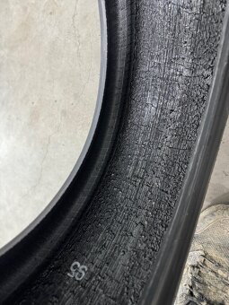 PNEU 245/45 R18 - 2