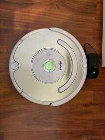 Funkční vysavač iRobot Roomba 531 vč nabíjecí základny - 2