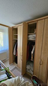 Prodám, rohova šatní skříň a komoda - 2