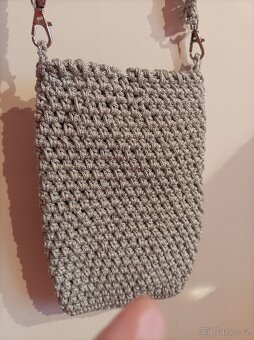 Háčkovaná taštička na mobil šedá - 2