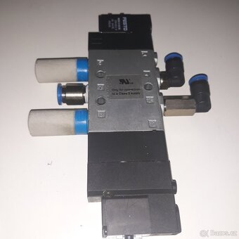 Magnetický ventil FESTO typ CPE14-M1BH-5/3B-QS6 - 2