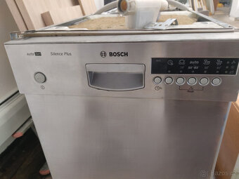 Vestavná Bosch Silence plus myčka nádobí 45 cm nerezová - 2