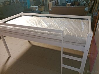 Vyvýšená postel 90x200cm. - 2