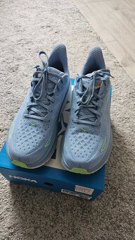 Hoka Clifton 9 – běžecké boty (1x použité, jako nové) - 2