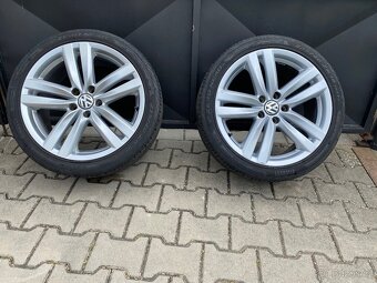235/40 r18 8Jx18 ET 44 5x112 - 2