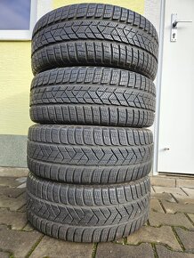205 40 17 84H Pirelli zim. pneu 6-7mm - 2