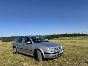Volkswagen Golf - 2