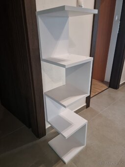 Rohová police bila 25x25x108 cm - 2