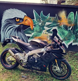 Aprilia RSV4 RR - 2