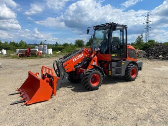Teleskopický kloubový nakladač ER1200F - 2