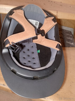 Jezdecká přilba - 2