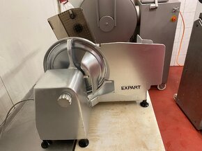 Prodám nářezový stroj zn. Graef. - 2