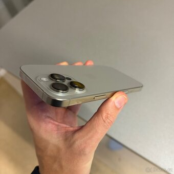 iPhone 16 Pro 256GB natural titan, pěkný stav, rok záruka - 2